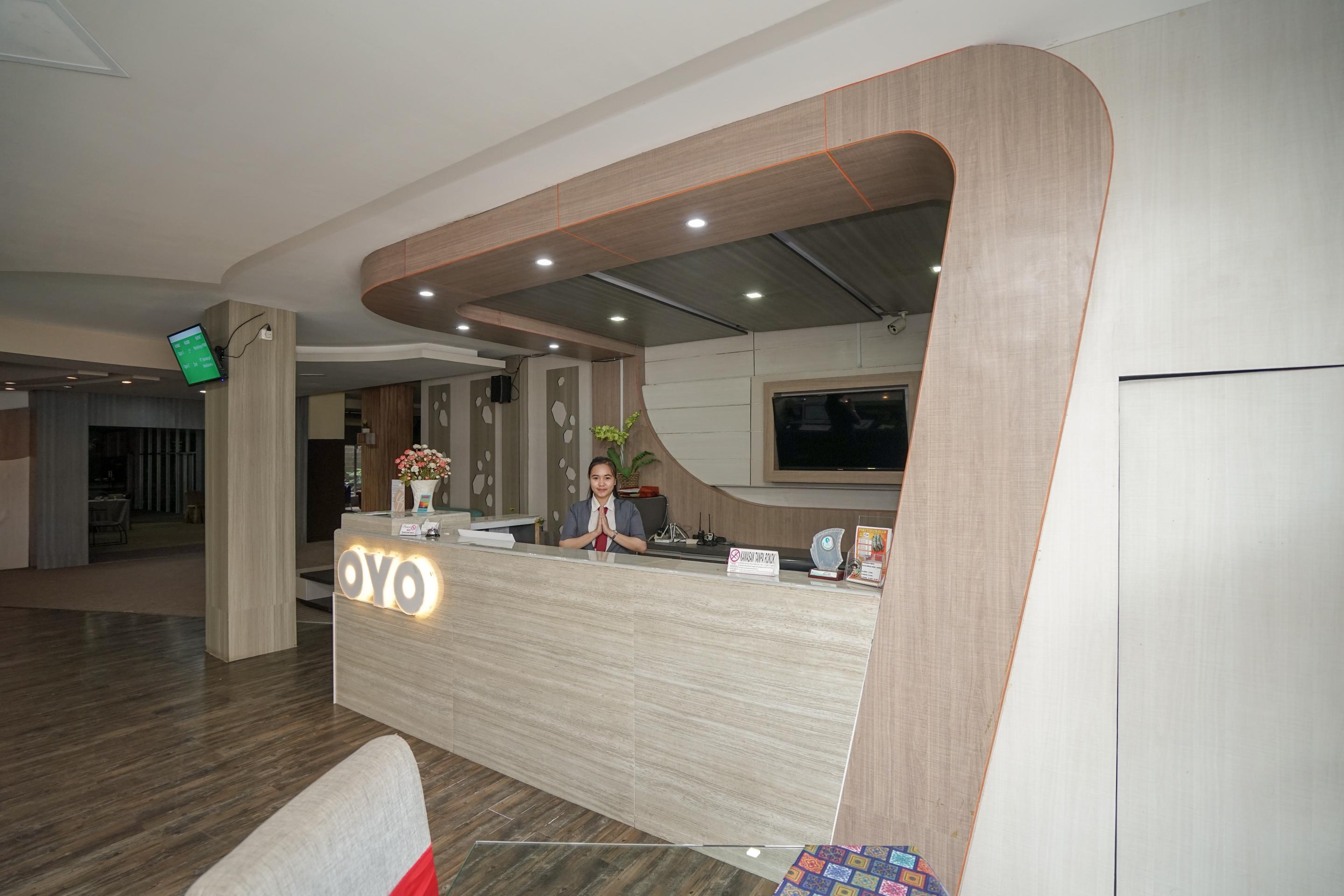 Oyo736最佳跳过酒店 巨港 外观 照片